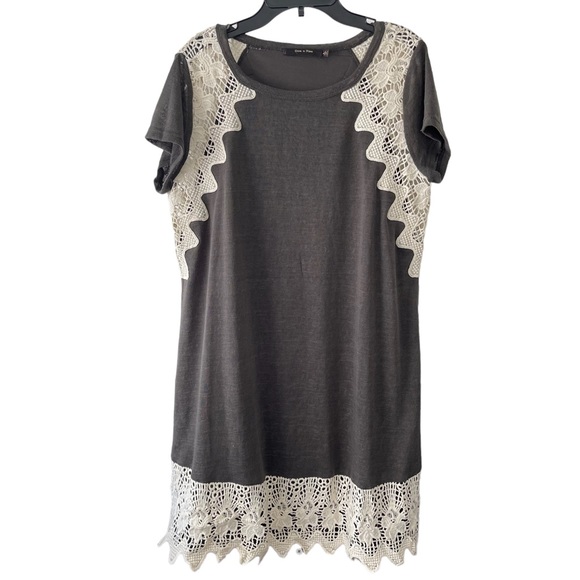 Doe & Rae Dresses & Skirts - Doe & Rae Dress Women’s Large Short Sleeve Lace T-Shirt Dress